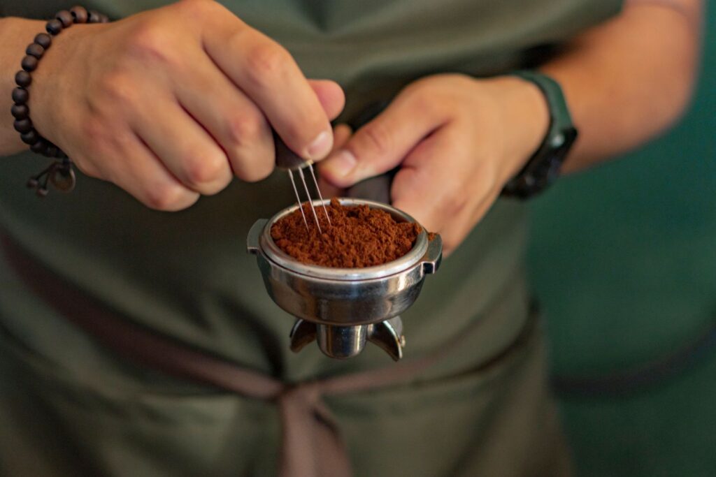 WDT Tool zur Verteilung des Kaffeemehls im Siebträger